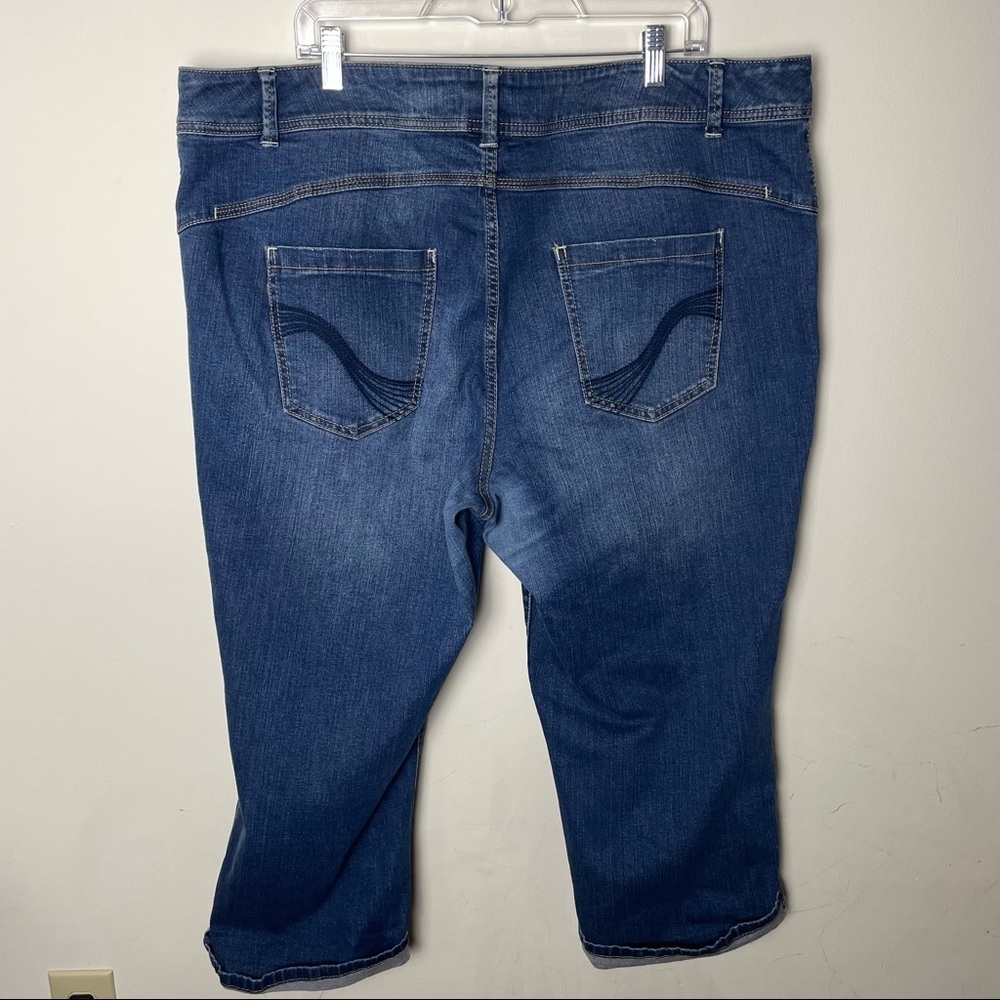 Lane Bryant Genius Fit Medium Wash Denim Capri Size 22 - Picture 8 of 13